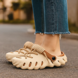 Wayfarer Laced Clogs - Female